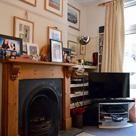 Lejlighed 2 Bedroom House In Popular Neighbourhood